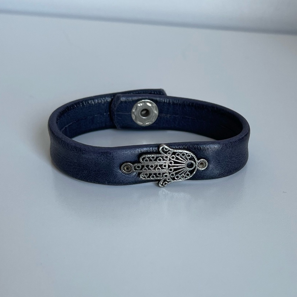 💕3/20$ NWOT Moroccan Narrow Genuine Leather Cuff Bracelet with Silver Hamsa